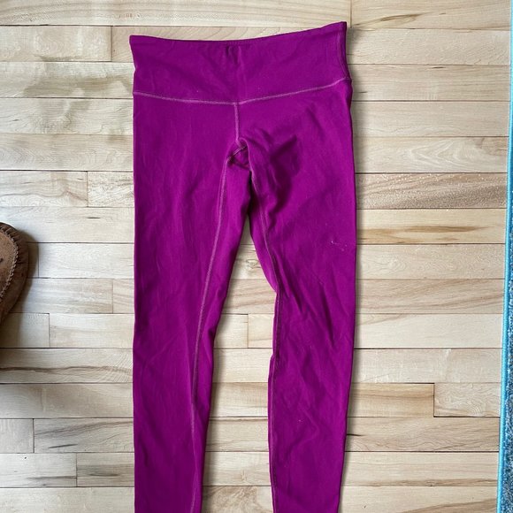 Classic Lululemon Wunder Unders Raspberry - Picture 1 of 2